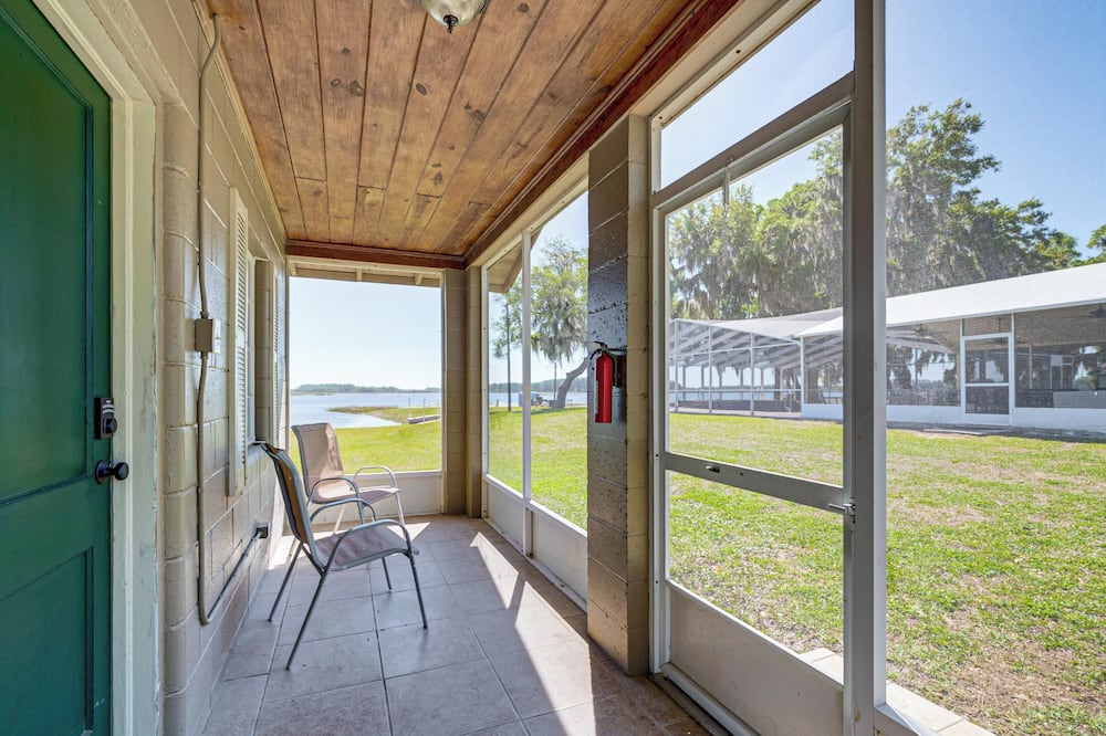 Lake View, Pool Access! Pet-friendly Hernando Stay