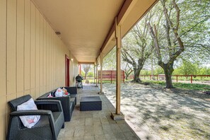 Interior - On Orchard! Peaceful Countryside Retreat in Galt (Galt)