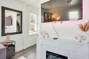 Interior - Easy Access to Nyc! Sleek Suburban Apartment (Mamaroneck)