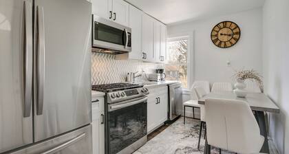 Easy Access to Nyc! Sleek Suburban Apartment