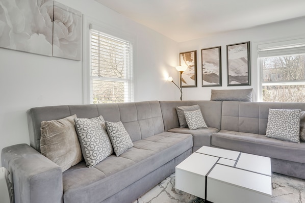 Apartment (2 Bedrooms) | Front of property