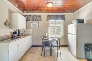 Interior - Kayak, Fish & Swim! Hernando Lake Cabin (Hernando)