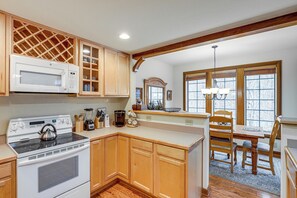 Interior - Forest-view Balcony & Trail Access! Burnsville Gem (Burnsville)