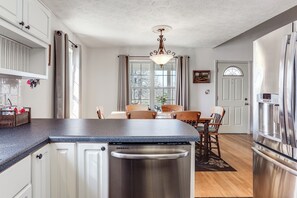 House (2 Bedrooms) | Interior - Unique Family Home on Working Ranch in Henderson! (Henderson)