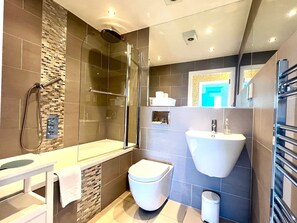 Hair dryer - Castle View Free Parking 3Bed Waterfront (Edinburgh)