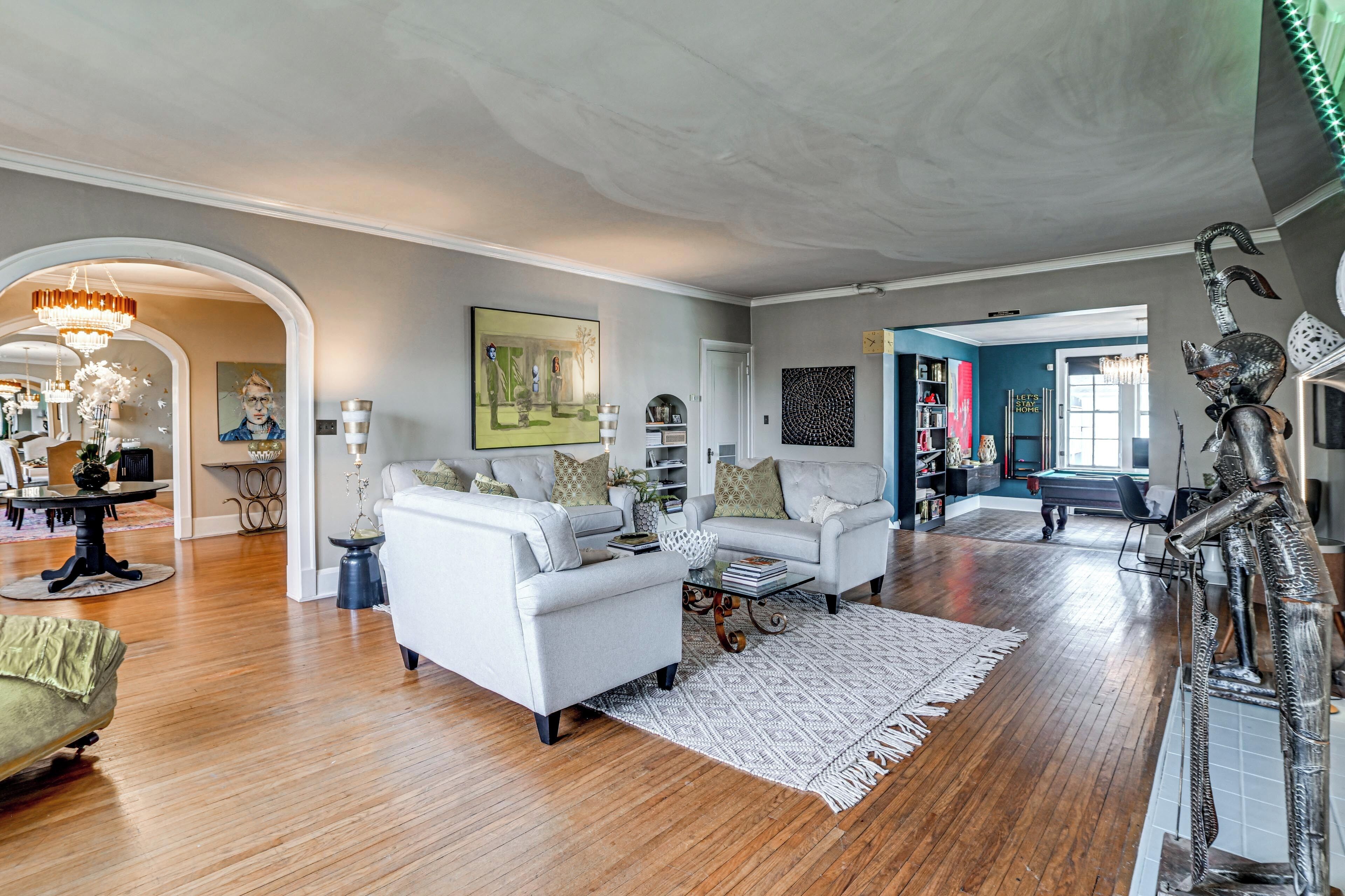 House (5 Bedrooms) | Interior