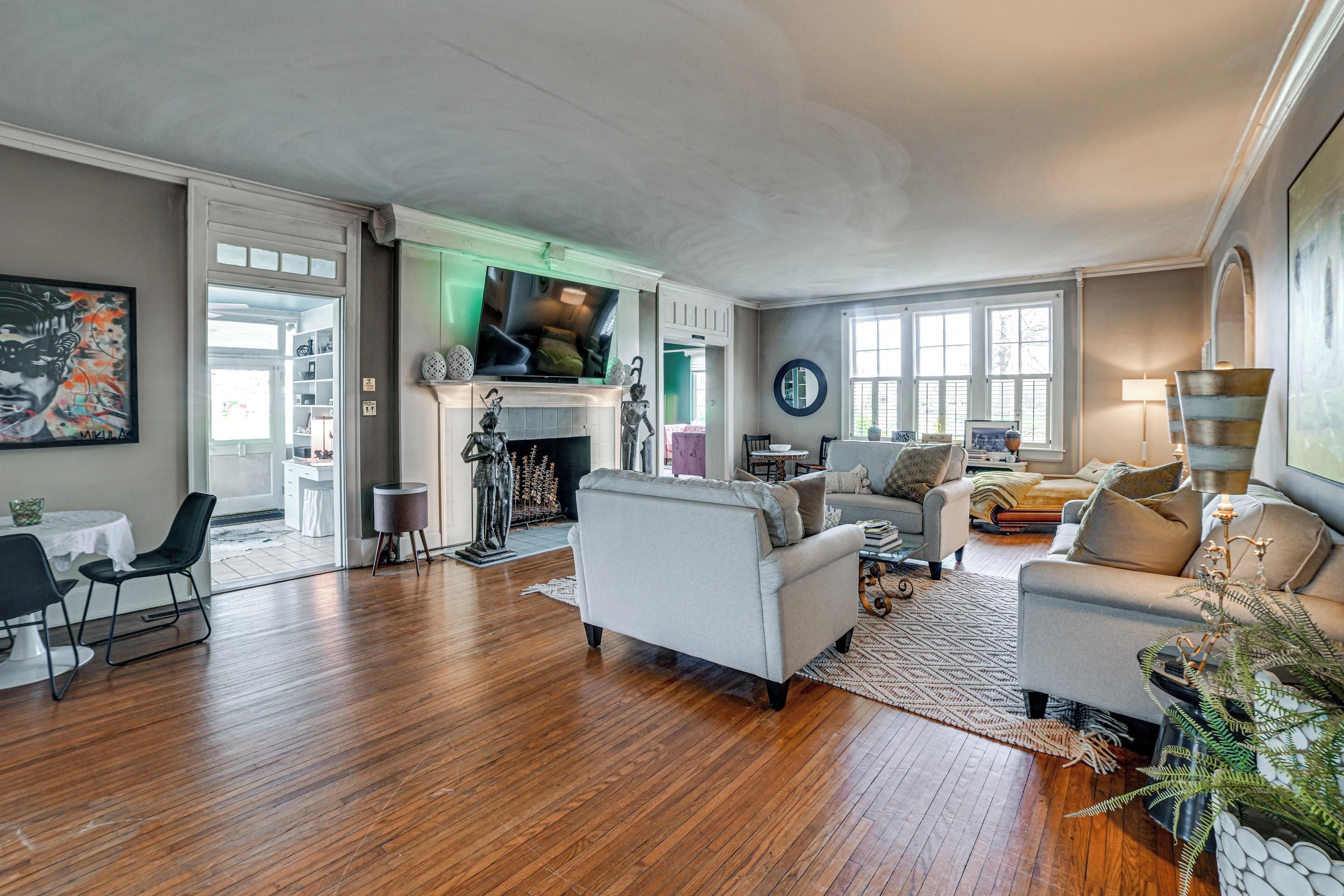 House (5 Bedrooms) | Interior