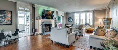 House (5 Bedrooms) | Interior