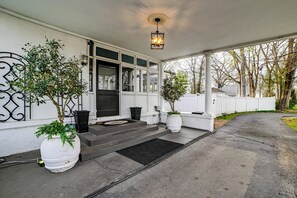 House (5 Bedrooms) | Interior