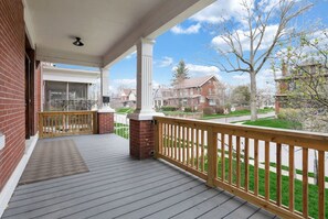 Property grounds - The Fairwood- convenient affordable 4 bedroom (Columbus)