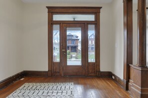 Interior - The Fairwood- convenient affordable 4 bedroom (Columbus)