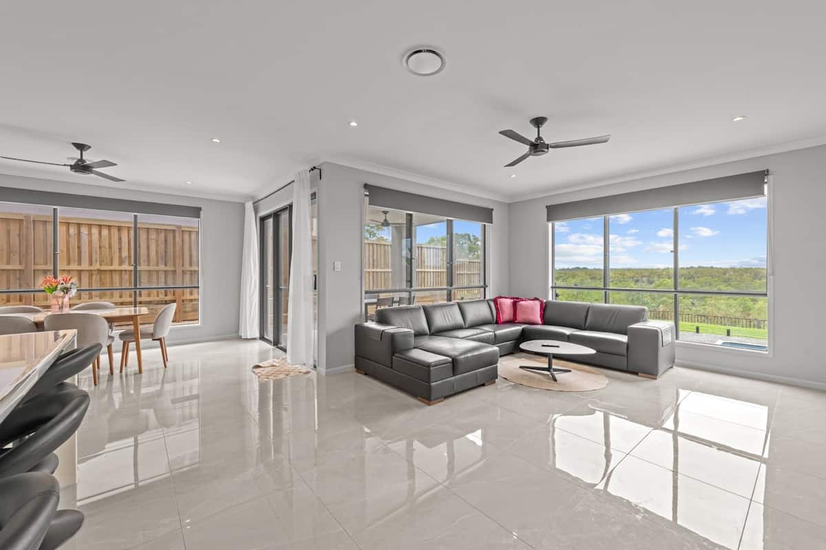 Apartment | Reception