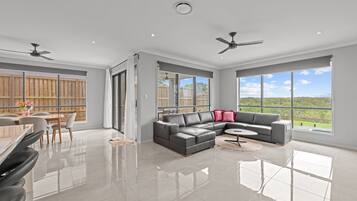 Apartment | Reception