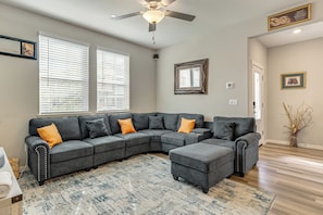 House (2 Bedrooms) | Interior - Explore, Shop & Relax! Getaway in West Sacramento (West Sacramento)