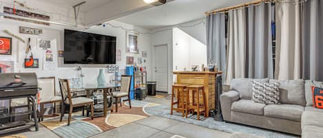 House (2 Bedrooms) | Interior