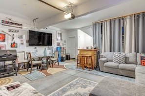 House (2 Bedrooms) | Interior - Explore, Shop & Relax! Getaway in West Sacramento (West Sacramento)