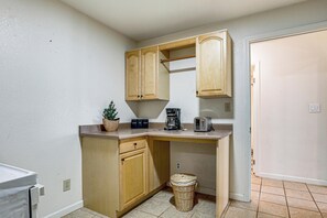 Interior - Sip & Savor: Galt Wine Country Getaway w/ BBQ (Galt)