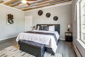 Interior - Sip & Savor: Galt Wine Country Getaway w/ BBQ (Galt)