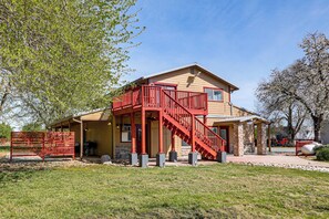 Interior - Sip & Savor: Galt Wine Country Getaway w/ BBQ (Galt)