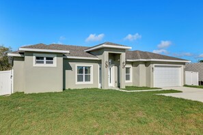 House (3 Bedrooms) | Interior - Unwind in Kissimmee! Rural Retreat for Families (Poinciana)