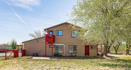Wine Country Retreat in Galt w/ Vineyard Views