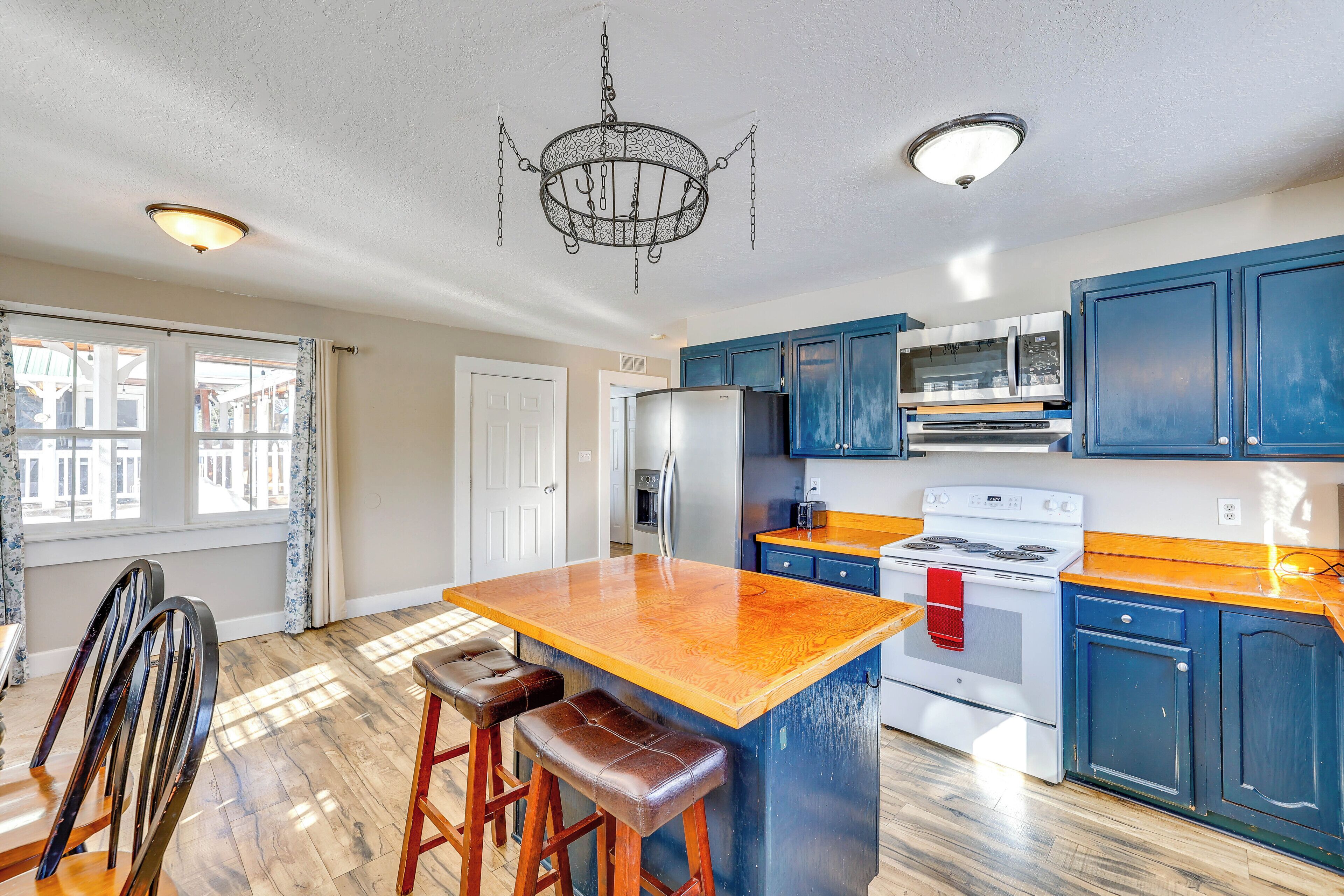 المنشأة من الداخل