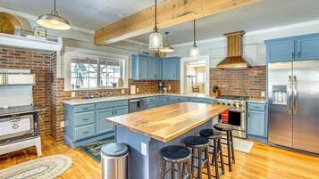 House (Multiple Bedrooms) | Interior