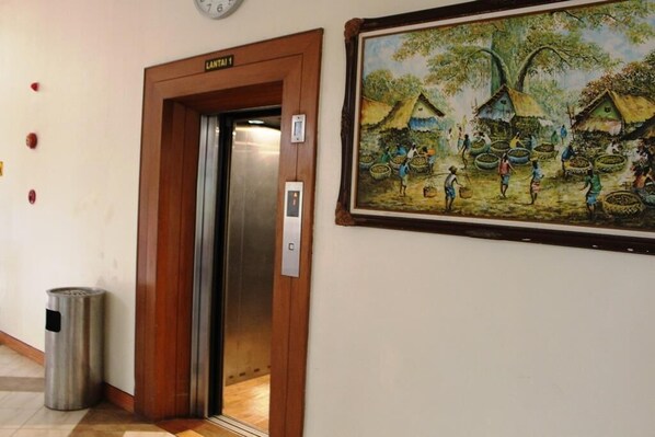 Ảnh chưa phân loại, 1 trong số 51 ảnh, nút