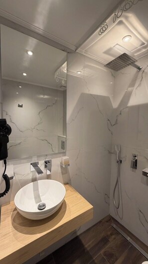 Bathroom - MG Luxury Living (New Vrasna)