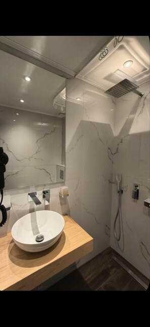 Doppelzimmer | Badezimmer
