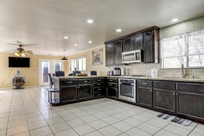 Interior - Wine Country Retreat in Galt w/ Vineyard Views (Galt)