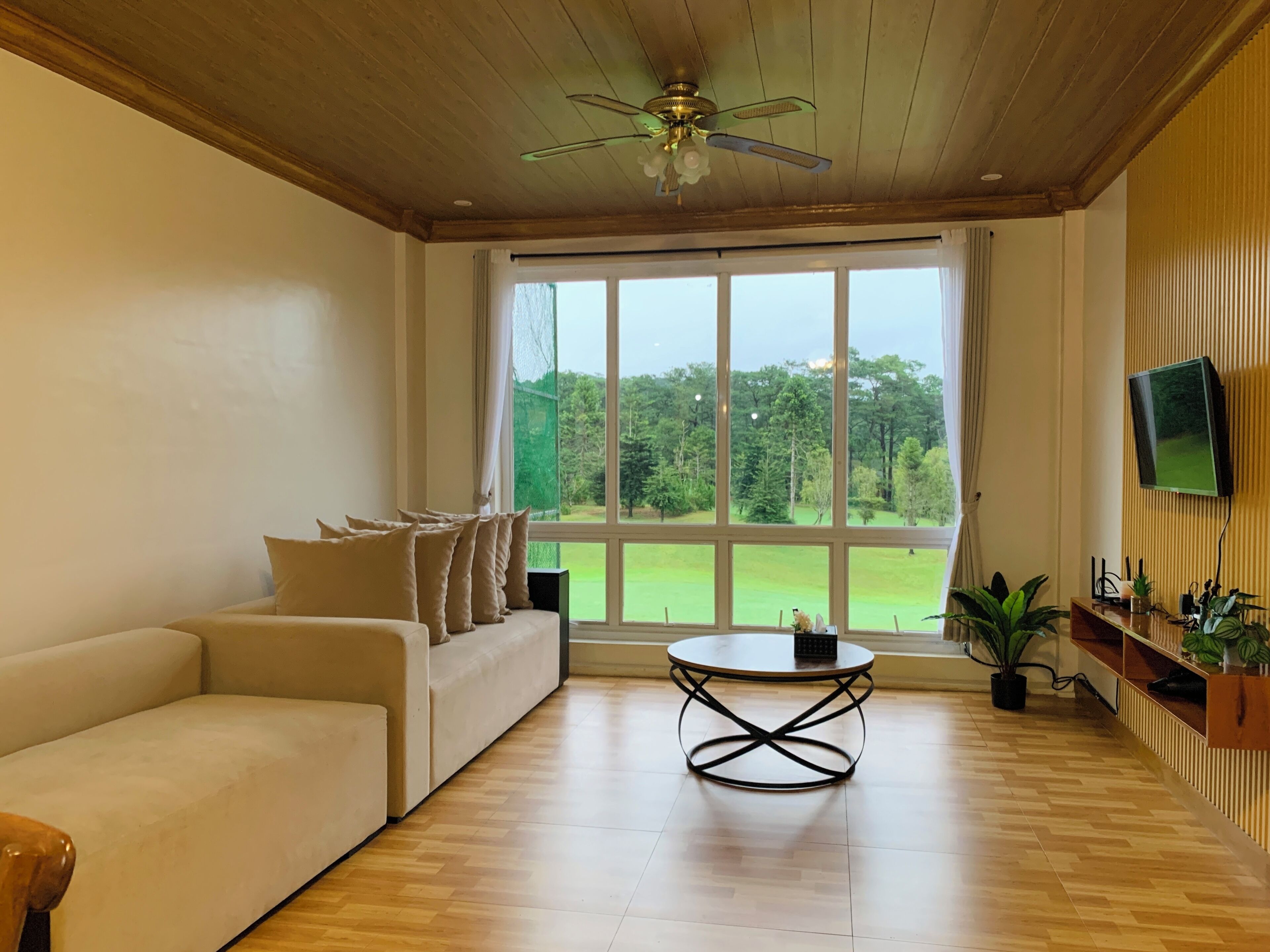 Apartemen, 4 kamar tidur, balkon, pemandangan lapangan golf | Area keluarga