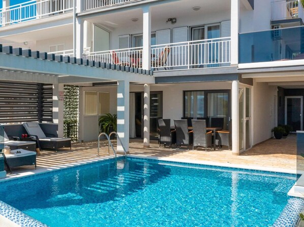 Villa | Pool | Indoor pool, outdoor pool - Estate With Sea Views Near Omis (Omis)