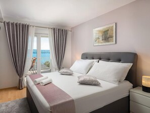 Villa | 4 bedrooms, iron/ironing board - Estate With Sea Views Near Omis (Omis)