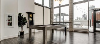 Stylish Downtown Suite With Patio City Views