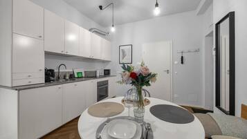 Frigorifero, microonde, forno, lavastoviglie