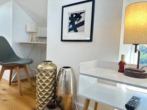 Interior - Private Studio w Parking | Near Kettering & A14 (Burton Latimer)