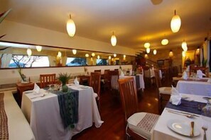 Dining - Munduk Moding Plantation (Gobleg)