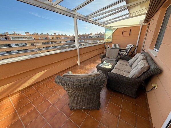 Property grounds - Stunning Penthouse with magnificent terrace and pool views (Roquetas de Mar)