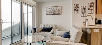 Modern High-rise Condo w City Views Balcony