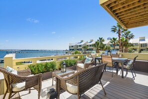 Outdoor dining - 🌴☀️Luxury Waterfront Townhome | Boat Slip Available | Buena Vida 22 - A (Navarre)