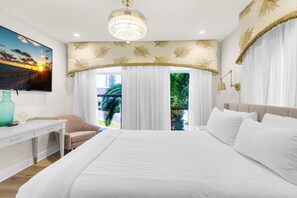 Tabla de planchar con plancha, wifi y ropa de cama 