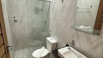 Dreibettzimmer | Badezimmer