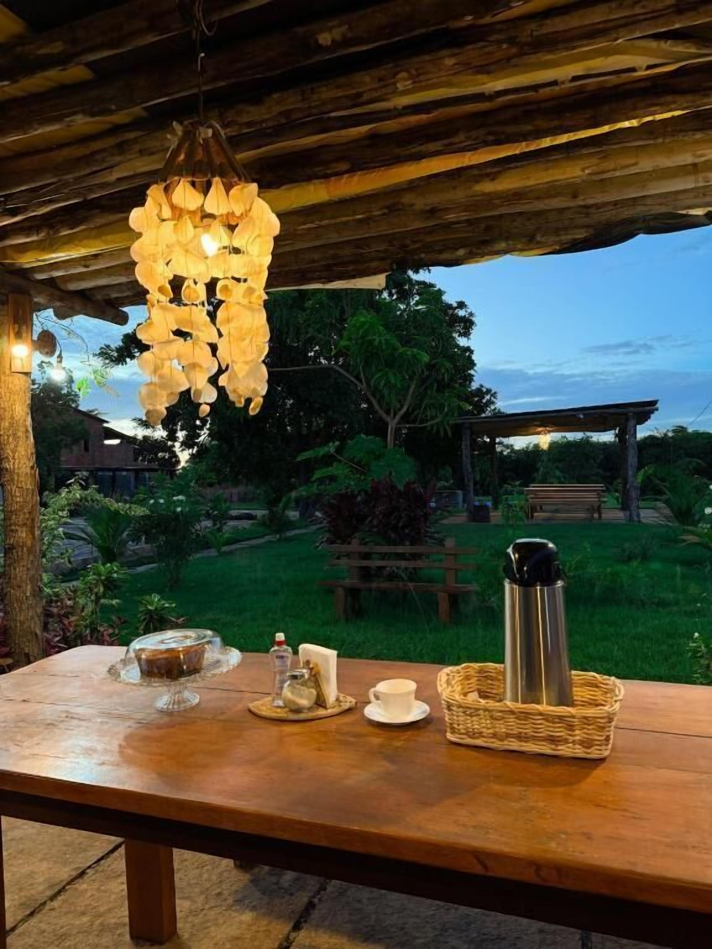 تناول الطعام بالخارج