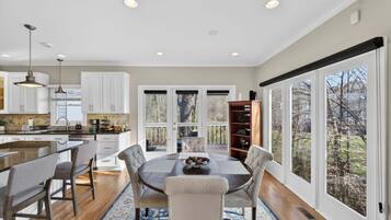 Condo, 4 Bedrooms | Dining