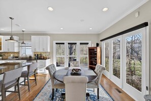 Dining - Modern 4br Retreat Near Everything 4 Bedroom Condo (Greensboro)