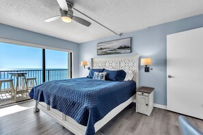 2 bedrooms, iron/ironing board, free WiFi, bed sheets - ☀Stunning Views🐬Beachfront Condo🌴Ocean Sands II-602🐠Heated Pool/Hot Tub/Grills (Madeira Beach)