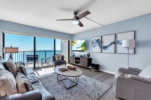 Smart TV - ☀Stunning Views🐬Beachfront Condo🌴Ocean Sands II-602🐠Heated Pool/Hot Tub/Grills (Madeira Beach)