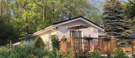 Deluxe Studio Suite, Garden View | Exterior