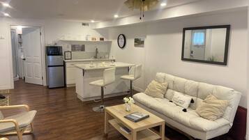 Deluxe Studio Suite, Garden View | Room amenity